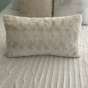 Small lumbar pillow